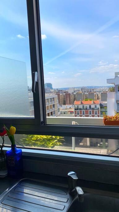 Nice Loft With Romantic View Over The Eiffel Tower ปารีส ภายนอก รูปภาพ